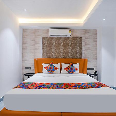 Fabhotel Prime Cloud 5 Studios Hyderabad Exteriör bild