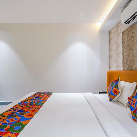 Fabhotel Prime Cloud 5 Studios Hyderabad Exteriör bild