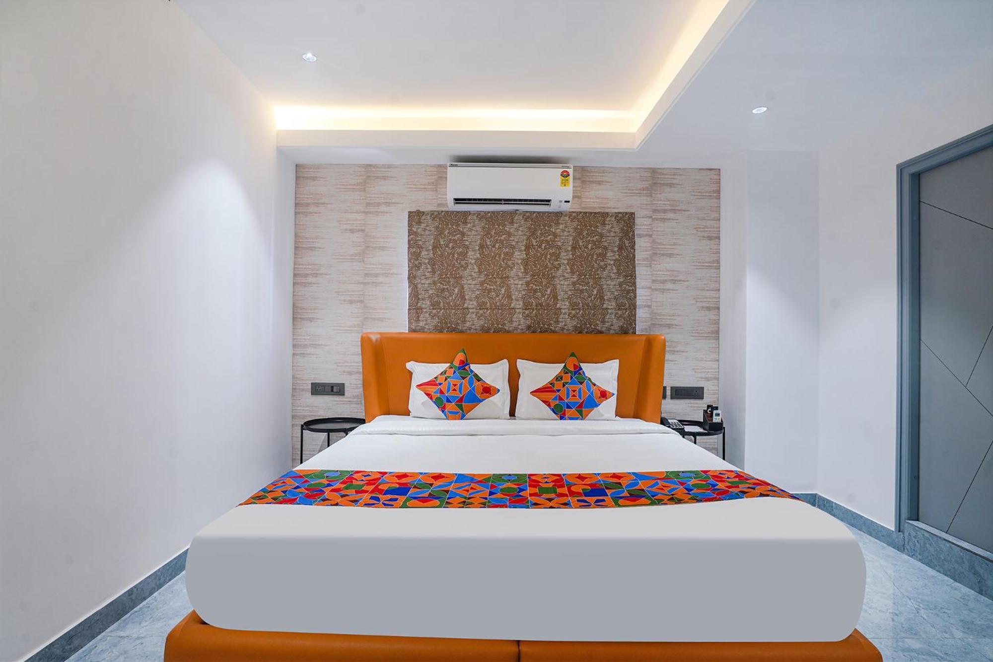 Fabhotel Prime Cloud 5 Studios Hyderabad Exteriör bild