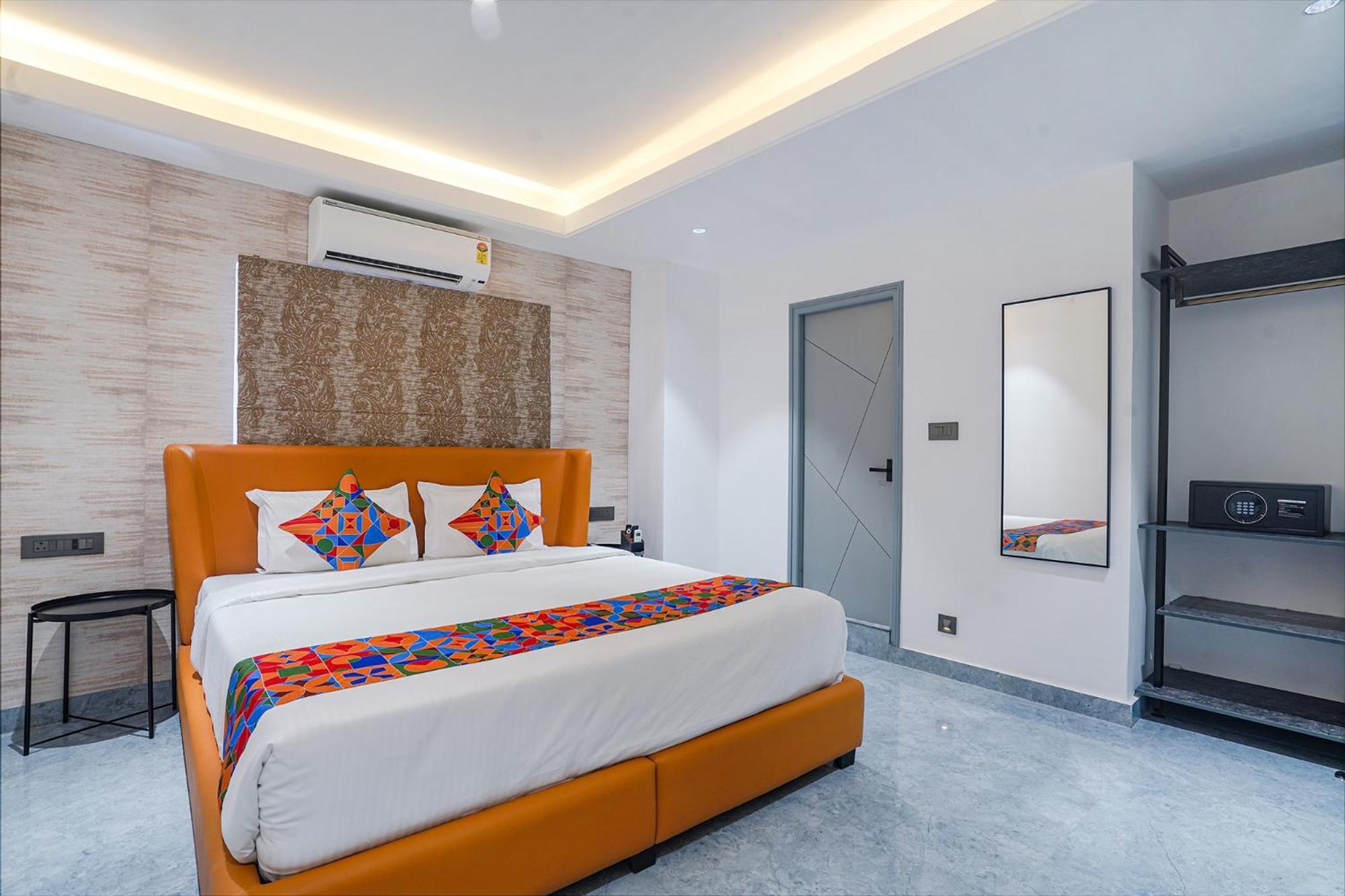 Fabhotel Prime Cloud 5 Studios Hyderabad Exteriör bild