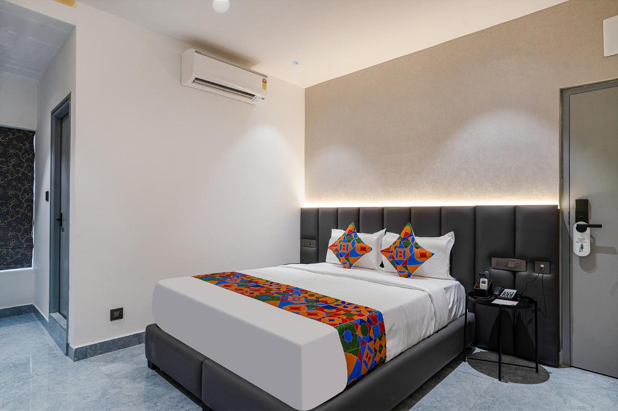Fabhotel Prime Cloud 5 Studios Hyderabad Exteriör bild