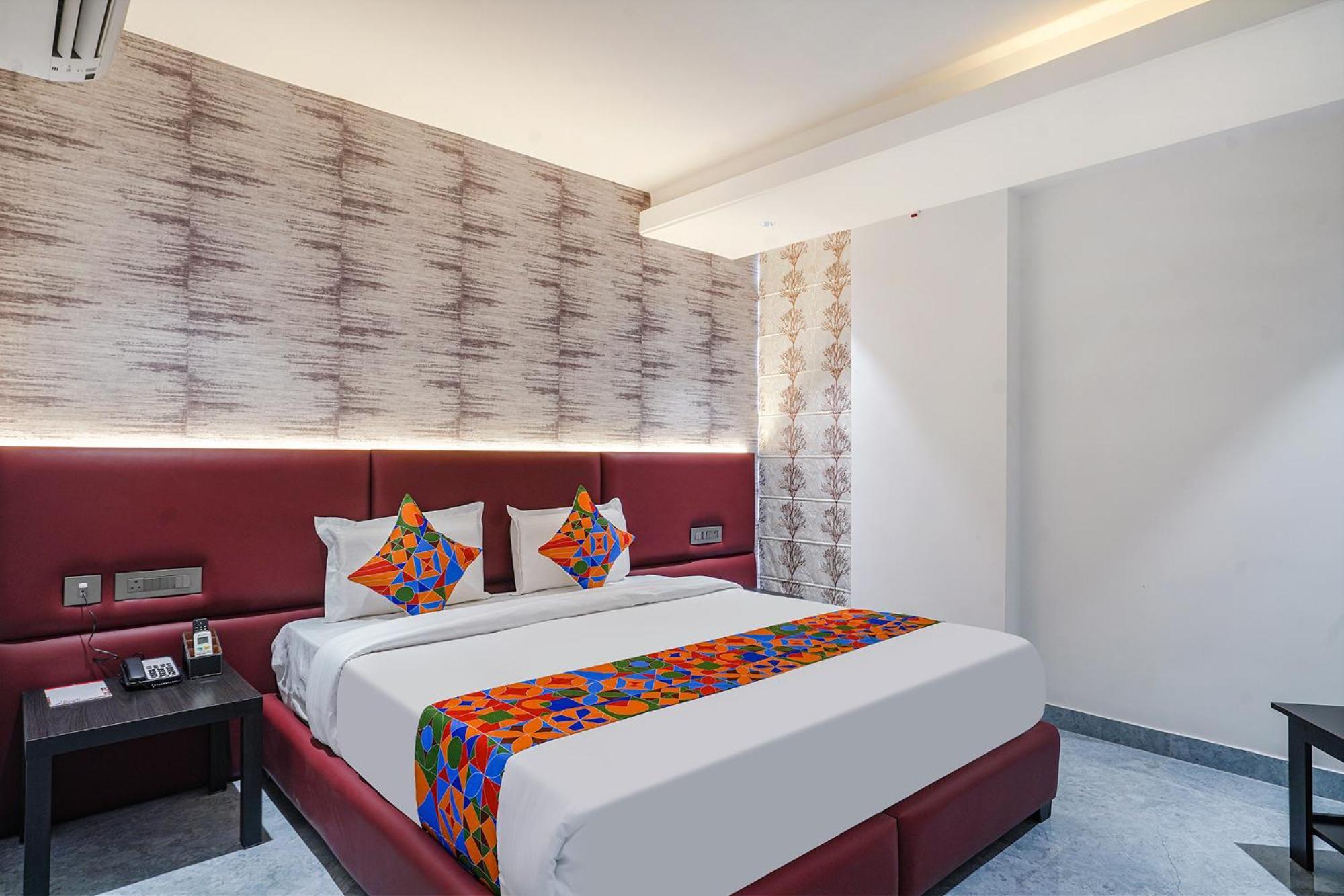 Fabhotel Prime Cloud 5 Studios Hyderabad Exteriör bild